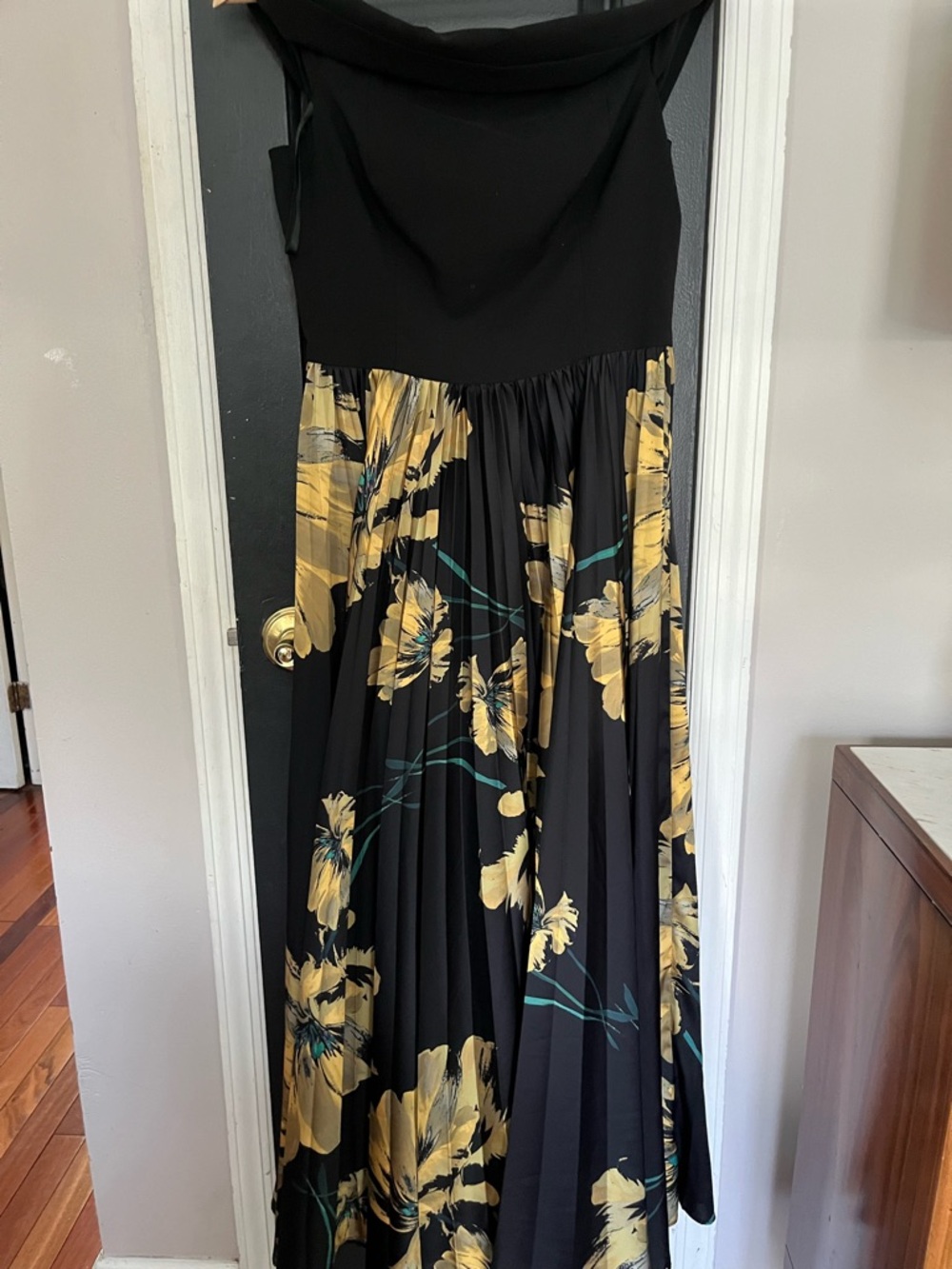 NWT $265 #NUULY #Hutch.Size6.  Black Dress with Yellow-Gold Floral Print - Picture 5 of 6